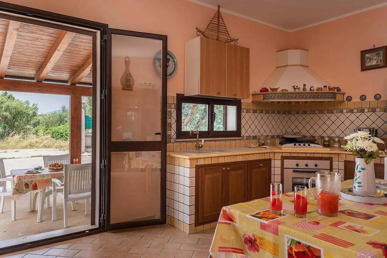 Villa Rosa Balestrate 0*,  İtalya