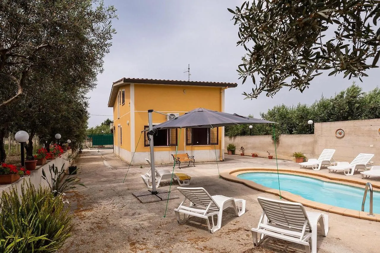 Villa Rosa Balestrate 0*,  İtalya